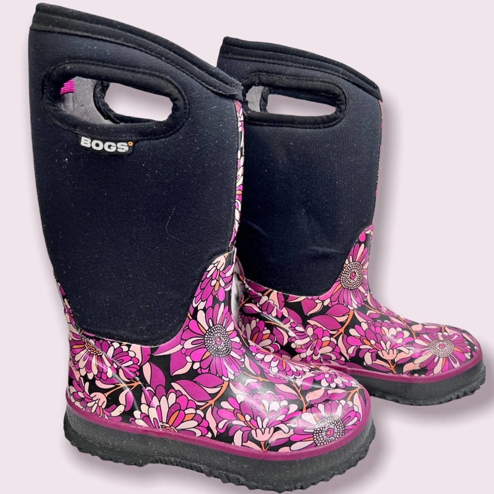Bogs floral Classic Insulated Boots - Youth 12 (Reposhing—need different size)